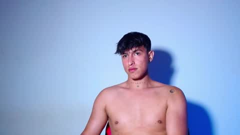 rowanboy23 online show from May 2026 01:35:01 AM