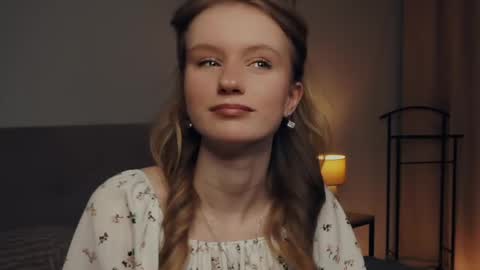 Snapshot of rowenacroyle chatting on February 2025 01:01:01 PM Stella online show from February 2025 01:01:01 PM