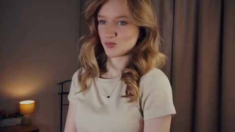 Snapshot of rowenacroyle chatting on February 2025 01:06:01 PM Stella online show from February 2025 01:06:01 PM