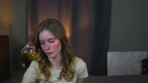 Snapshot of rowenacroyle chatting on February 2025 08:04:02 PM Stella online show from February 2025 08:04:02 PM