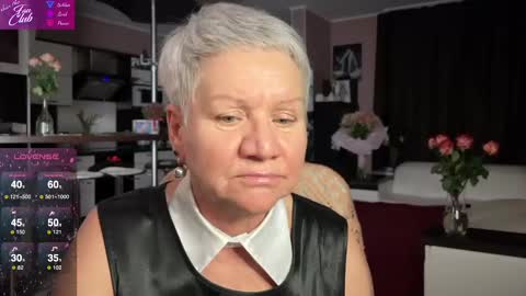 Snapshot of roxana_brooks chatting on February 2025 05:51:02 PM Roxana online show from February 2025 05:51:02 PM
