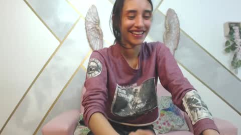 Snapshot of roxana_cyrano chatting on January 2025 07:00:02 PM online show from January 2025 07:00:02 PM
