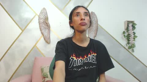 Snapshot of roxana_cyrano chatting on February 2025 07:22:02 PM online show from February 2025 07:22:02 PM