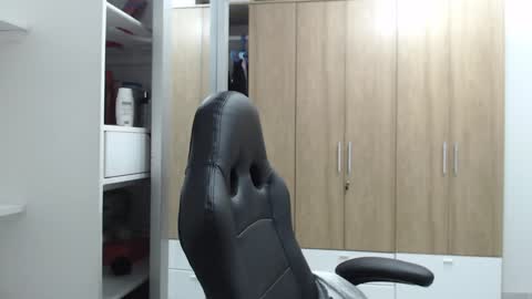 Roxana online show from January 2025 10:19:01 PM