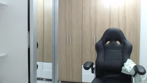 Roxana online show from January 2025 04:18:01 AM