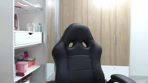 Roxana online show from February 2025 10:07:02 PM