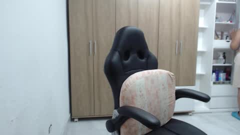 Roxana online show from November 2025 05:39:02 AM