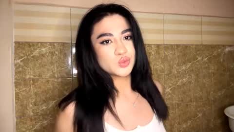 Aylin online show from February 2026 06:22:01 PM