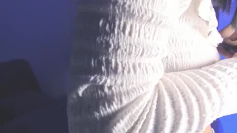 Snapshot of roxanedewalle chatting on November 2025 07:52:02 AM Roxane online show from November 2025 07:52:02 AM