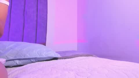 Snapshot of roxanedewalle chatting on December 2025 06:34:02 AM Roxane online show from December 2025 06:34:02 AM