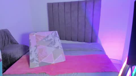 Roxane online show from January 2026 11:59:01 AM