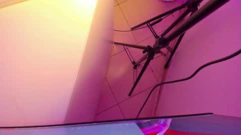 Roxane online show from February 2026 07:07:02 AM