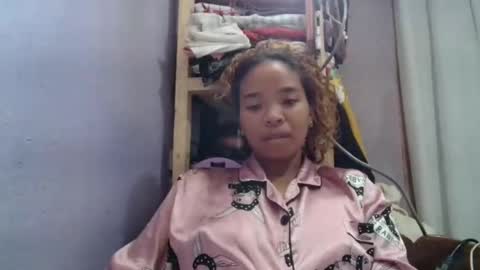 Snapshot of roxanne_98 chatting on May 2026 03:57:01 AM roxanne_98 online show from May 2026 03:57:01 AM