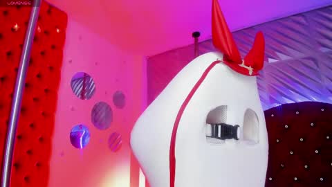 roxanne_han online show from April 2026 03:04:02 AM