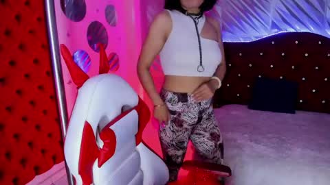 roxanne_han online show from June 2026 12:06:02 PM