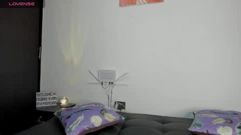 roxanne online show from May 2026 10:04:01 PM
