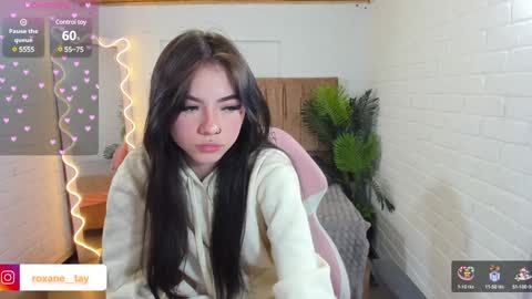 Snapshot of roxanne_tay chatting on December 2024 07:53:02 PM roxanne_tay online show from December 2024 07:53:02 PM