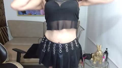 Snapshot of roxanne_vale chatting on November 2025 08:18:01 PM Roxanne online show from November 2025 08:18:01 PM