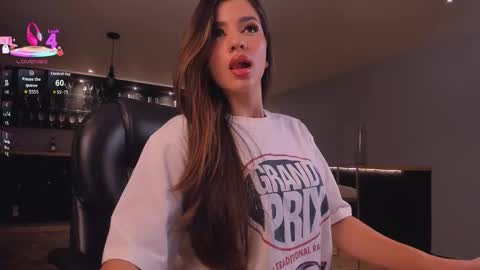 Snapshot of roxannehill_ chatting on September 2025 11:32:01 AM Roxanne Hill online show from September 2025 11:32:01 AM