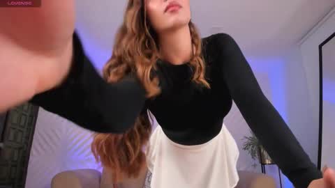 Roxanne Hill  online show from February 2026 12:56:02 PM