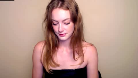Snapshot of roxasemi_ chatting on September 2025 08:24:01 AM Roxa online show from September 2025 08:24:01 AM