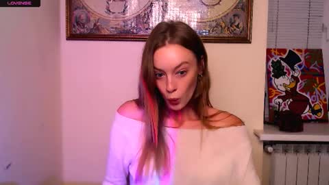 Snapshot of roxasemi_ chatting on September 2025 01:38:01 PM Roxa online show from September 2025 01:38:01 PM