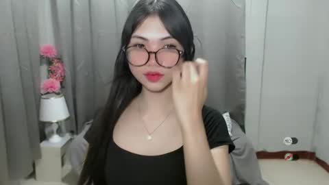 Snapshot of roxie_fuckdoll chatting on December 2024 08:11:01 AM Roxie online show from December 2024 08:11:01 AM
