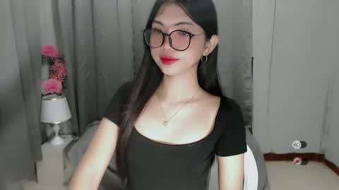 Snapshot of roxie_fuckdoll chatting on December 2024 09:48:01 PM Roxie online show from December 2024 09:48:01 PM