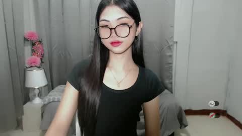 Snapshot of roxie_fuckdoll chatting on December 2024 10:11:01 PM Roxie online show from December 2024 10:11:01 PM