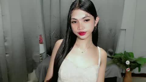 Snapshot of roxie_fuckdoll chatting on February 2025 01:44:01 AM Roxie online show from February 2025 01:44:01 AM