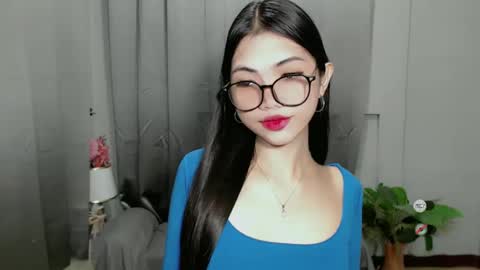 Snapshot of roxie_fuckdoll chatting on February 2025 08:27:02 AM Roxie online show from February 2025 08:27:02 AM
