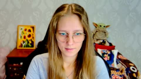 Snapshot of roxie_shy chatting on September 2025 07:46:02 AM roxie_shy online show from September 2025 07:46:02 AM