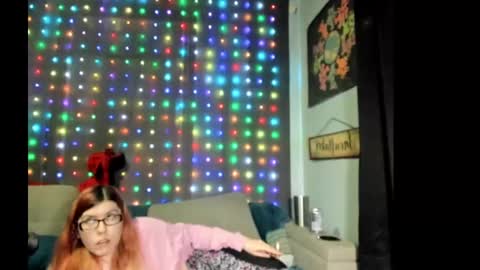 roxihazeleyes online show from October 2025 03:42:01 PM