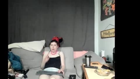 roxihazeleyes online show from June 2026 01:17:02 PM