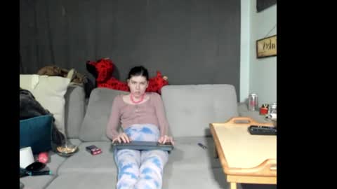 roxihazeleyes online show from June 2026 02:39:01 PM
