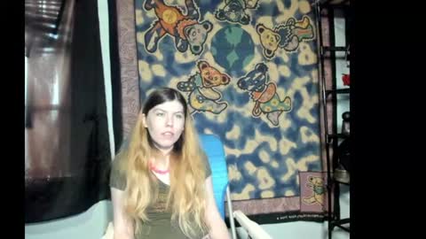 roxihazeleyes online show from June 2026 10:23:02 PM