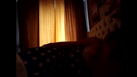 Snapshot of roxolanaa_sexy chatting on December 2025 09:18:01 AM ROXOLANAA SEXY online show from December 2025 09:18:01 AM