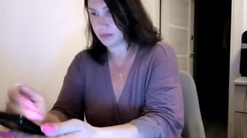 Snapshot of roxolanaa_sexy chatting on June 2026 10:21:02 PM ROXOLANAA SEXY online show from June 2026 10:21:02 PM