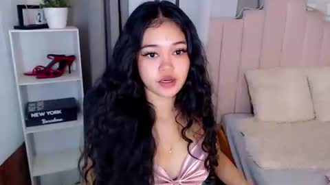 Snapshot of roxxy_blossom chatting on September 2025 02:50:02 AM roxxy_blossom online show from September 2025 02:50:02 AM