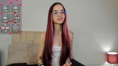 Snapshot of roxxy_mora chatting on February 2025 09:43:01 PM Roxxy online show from February 2025 09:43:01 PM