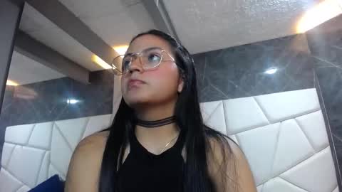 Roxxy  online show from March 2026 11:53:01 PM