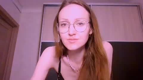 Roxxy Wharton online show from June 2026 12:00:02 PM