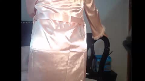 Snapshot of roxy_love21 chatting on October 2025 11:26:02 PM Rox online show from October 2025 11:26:02 PM