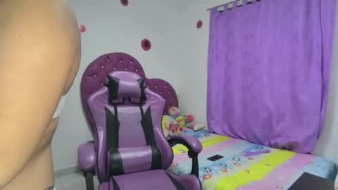 Roxy online show from December 2025 03:35:02 AM