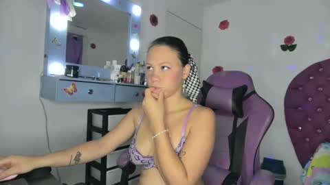 Snapshot of roxy_lu_07 chatting on May 2026 02:28:01 AM Roxy online show from May 2026 02:28:01 AM
