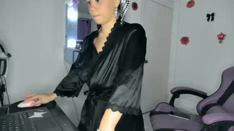 Roxy online show from June 2026 01:48:01 AM
