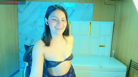 Roxy online show from April 2026 01:31:02 PM