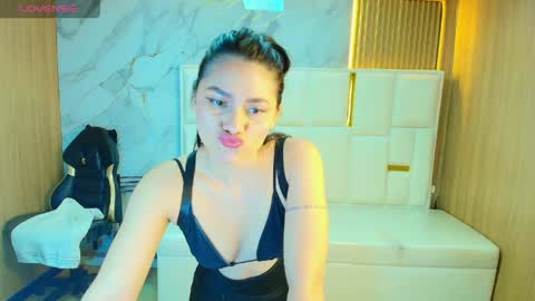 Roxy online show from May 2026 01:05:02 PM