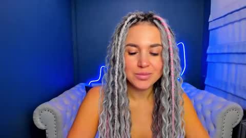 Roxy online show from October 2025 02:22:02 AM