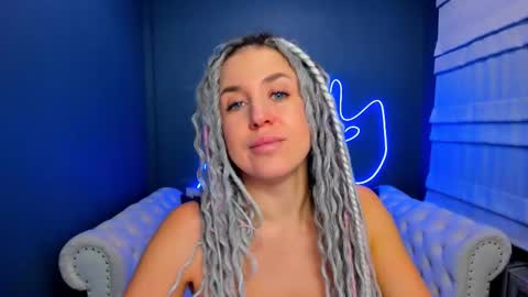 Roxy online show from December 2025 01:23:02 AM